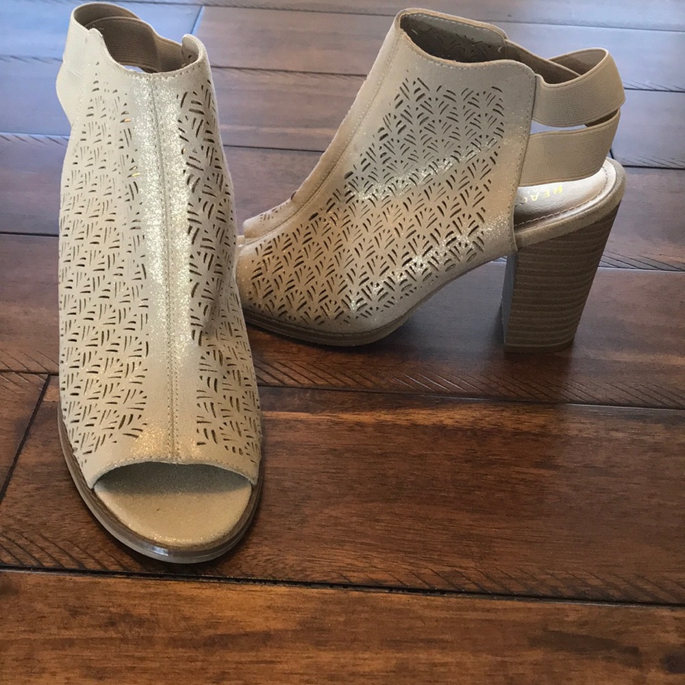 Kenneth Cole block heals